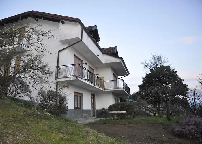 Il Nespolo Feriehus Verbania